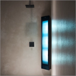 sunshower met UV Blauw